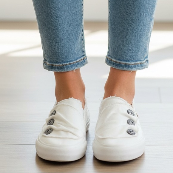 Blowfish Malibu Melon white slip on button Sneaker canvas shoe 8 laceless cotton - Picture 2 of 16